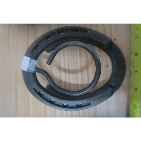 Iron St. Croix Forge Horseshoe Hanger