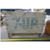 Image 3 : 7-Up Crate + Brown Gallon Jug