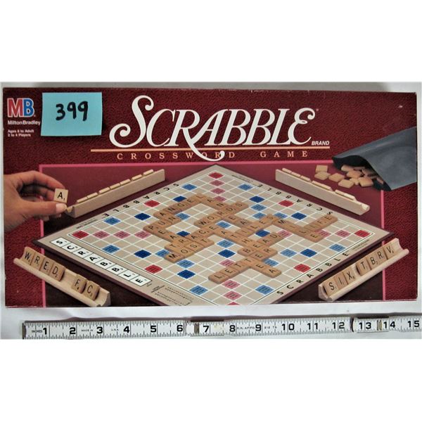 Vintage 1989 scrabble crossword board game