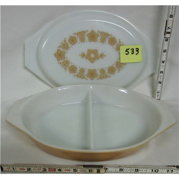 Vintage Pyrex 1 quart divided serving bowl with lid & handles