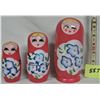Image 1 : 3 Russian Matruska nesting dolls