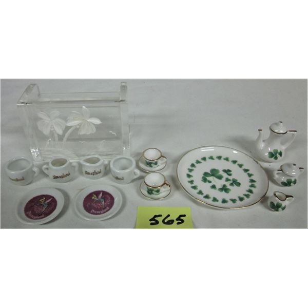 6 piece Disneyland miniature porcelain doll serving set with acrylic storage box
