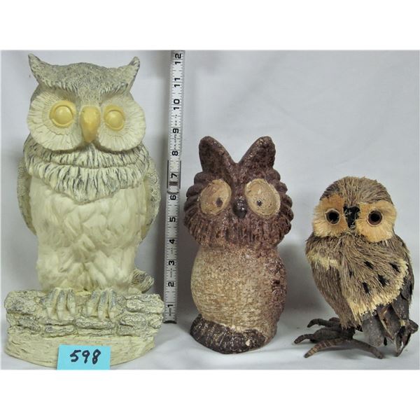 Trio owl statue decorations