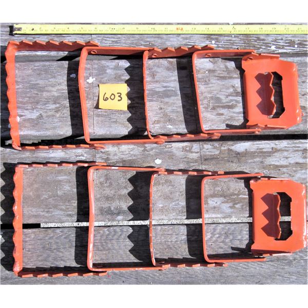 Set of 2 metal mud/snow traction strips