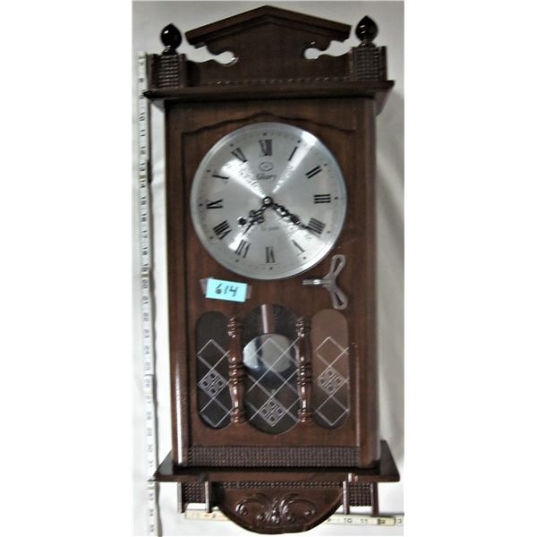 Glory 31 day wind up clock with key & pendulum - wooden