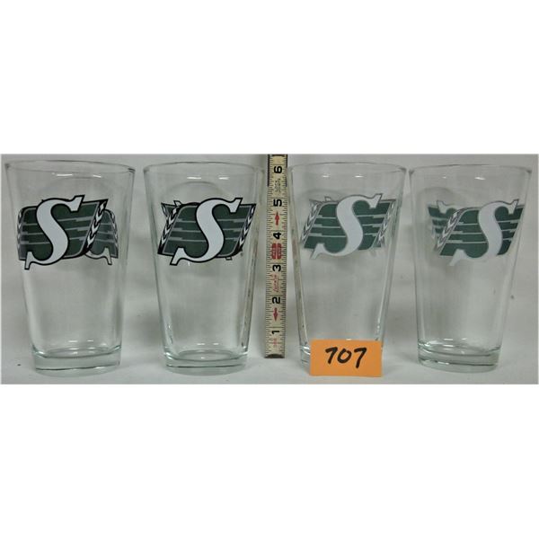 Set of 4 glass pint size Saskatchewan Roughrider bar glasses