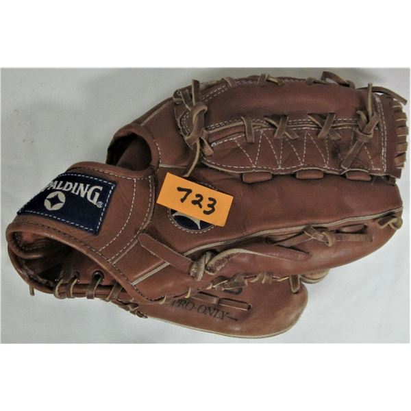 Spalding 605 leather left hand ball glove