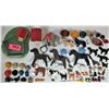 Image 5 : Assorted vintage Playmobil 8 mini figures farm, kennel, animal and accessories