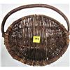 Image 2 : Handmade woven willow 11" basket with carry handle