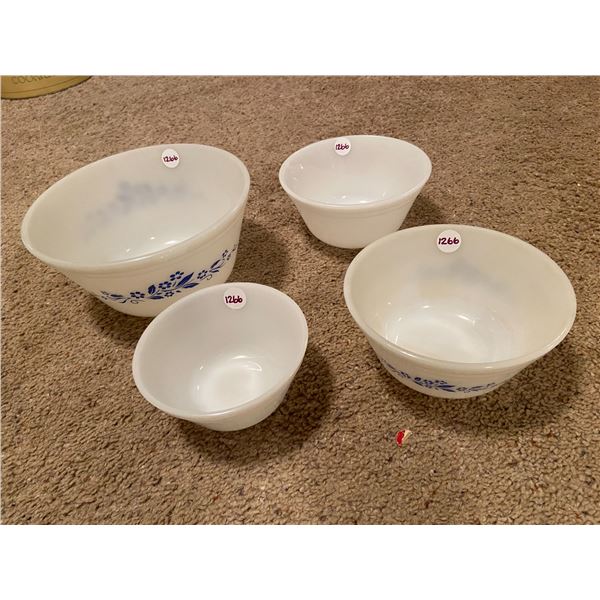 Pyrex bowls