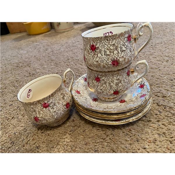 Chintz set of cups and saucers (1 cup missing)