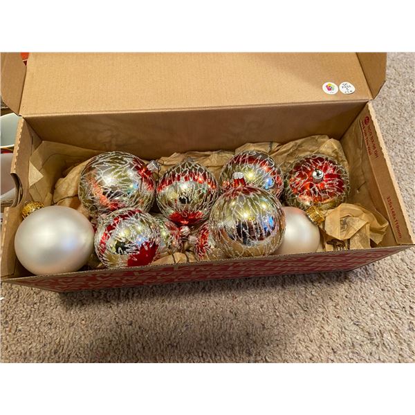 glass Christmas tree ornament set