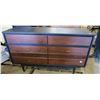 Image 1 : Mid Century Modern 6-Drawer Dresser