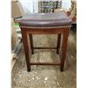 Image 1 : STOOL 26" TALL