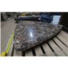 Image 3 : Faux Marble Table