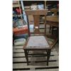 Image 7 : Antique Oak Dining Table, 4 Chairs and Leaf 52" Long With Leaf In