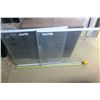 Image 1 : 2 Panes of Glass 30 X 25 1/2"