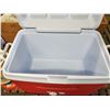 Image 2 : RUBBERMAID COOLER & 2 WATER JUGS