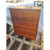 Image 1 : 3 DRAWER DRESSER
