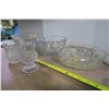 Image 3 : 3 Glass Bowls and 2 Vases