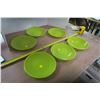 Image 4 : Set of 6 Green Plates