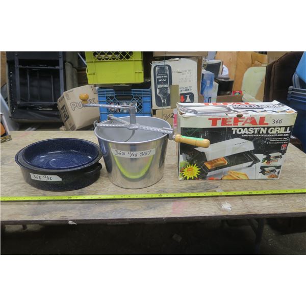 Mixer, Roaster, and Sandwich Maker