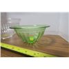 Image 4 : 2 Glass Bowls, Clear and Green