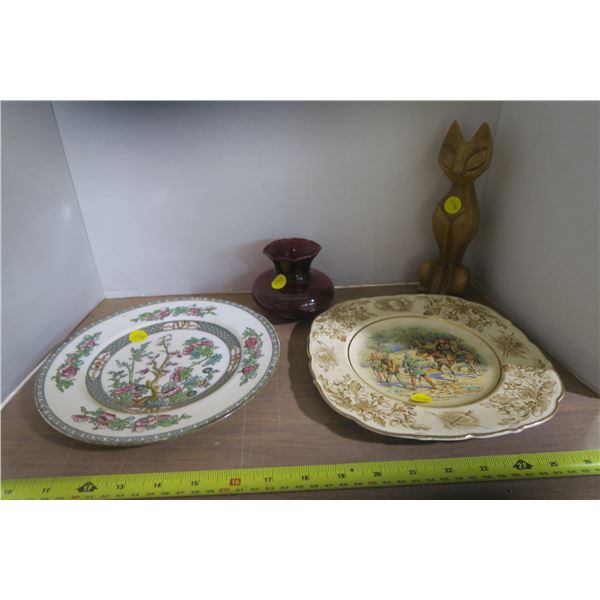 2 Decorative Plates, Cat Statue and Vase