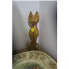 Image 4 : 2 Decorative Plates, Cat Statue and Vase