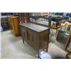 Image 2 : 48 X 21 X 39 Buffet W/ Mirror