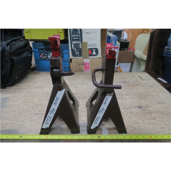 2 Jack Stands