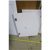 Image 3 : 5 New White Cabinet Doors 19 3/4 X 28 1/2 X 2      15 1/2 X 28 1/2 X 1    21 1/2 X 18