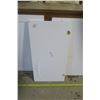 Image 6 : 5 New White Cabinet Doors 19 3/4 X 28 1/2 X 2      15 1/2 X 28 1/2 X 1    21 1/2 X 18