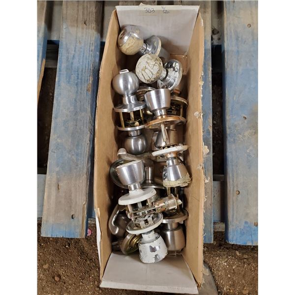 BOX OF KEYED DOOR KNOBS -NO KEYS