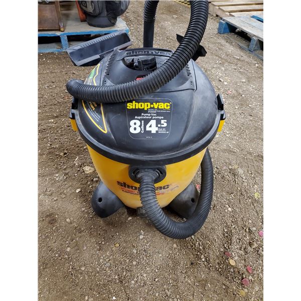 8 GALLON SHOP VAC - ONE WHEEL NEEDS REPAIR