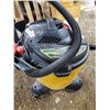 Image 2 : 8 GALLON SHOP VAC - ONE WHEEL NEEDS REPAIR