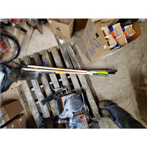 4 GARDEN TOOLS - 1 NEW WEED PULLER