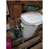 Image 1 : GARBAGE BIN & VACUUM