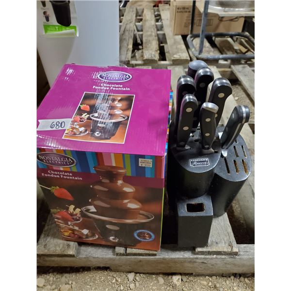 CHOCOLATE FONDUE FOUNTAIN + PARTIAL KNIFE BLOCK SET