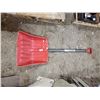 Image 1 : GARANT SNOW SHOVEL