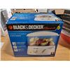 Image 1 : BLACK & DECKER HANDY STEAMER - APPEARS TO BE BRAND NEW IN BOX