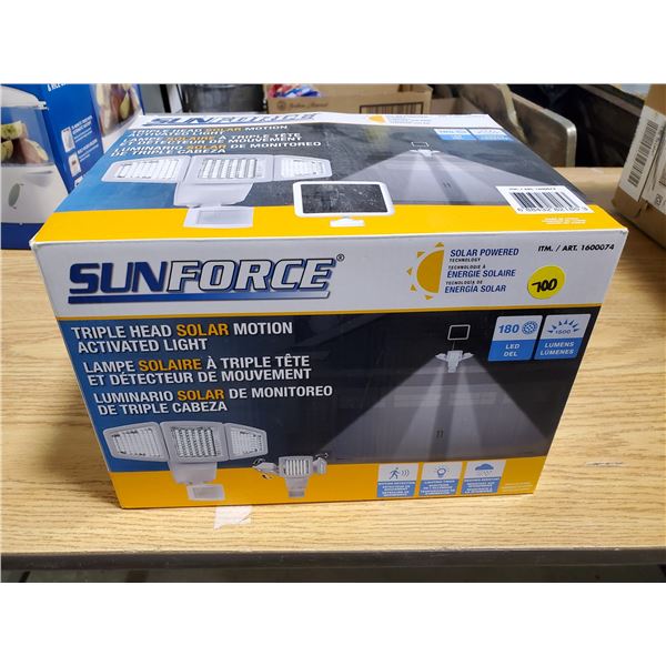 SOLAR MOTION LIGHT -APPEARS TO BE BRAND NEW IN BOX