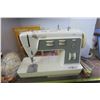 Image 6 : Singer Sewing Machine + Bag of Accessories