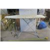 Image 1 : Vintage Ironing Board