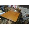 Image 11 : Sewing Desk With Machine 19 x 32 1/4 x 30 1/4 "