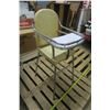 Image 2 : Vintage Highchair