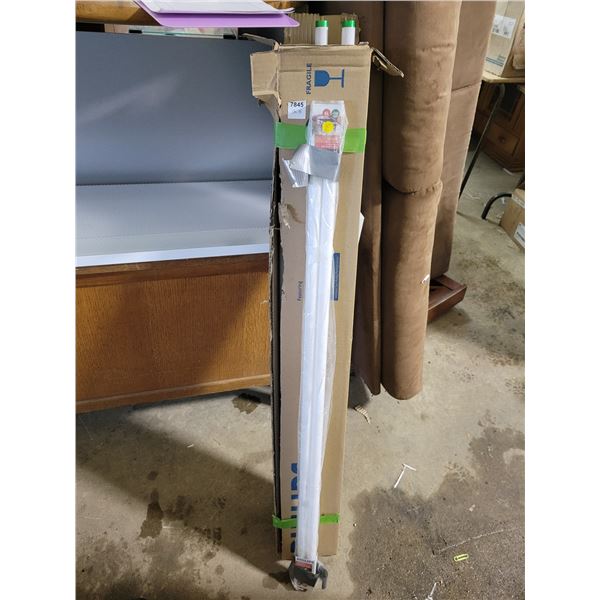 Ceiling light fixture with box of 19 bulbs 48" long