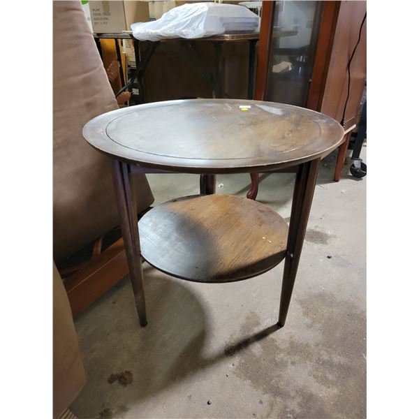 Round wooden end table/side tabel