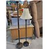 Image 1 : 2 tall floor lamps, one needs shade