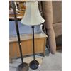 Image 2 : 2 tall floor lamps, one needs shade